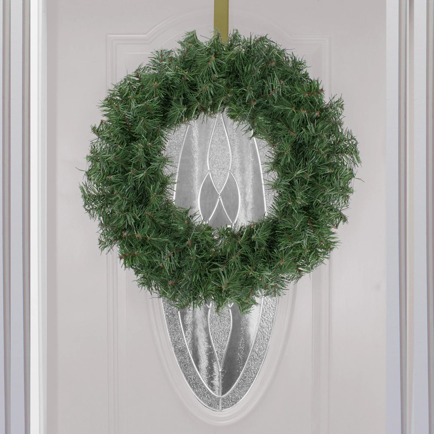 18" Unlit Canadian Pine Artificial Christmas Wreath